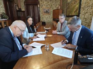 Město uzavřelo kupní smlouvu na objekt bývalé továrny v centru města 1